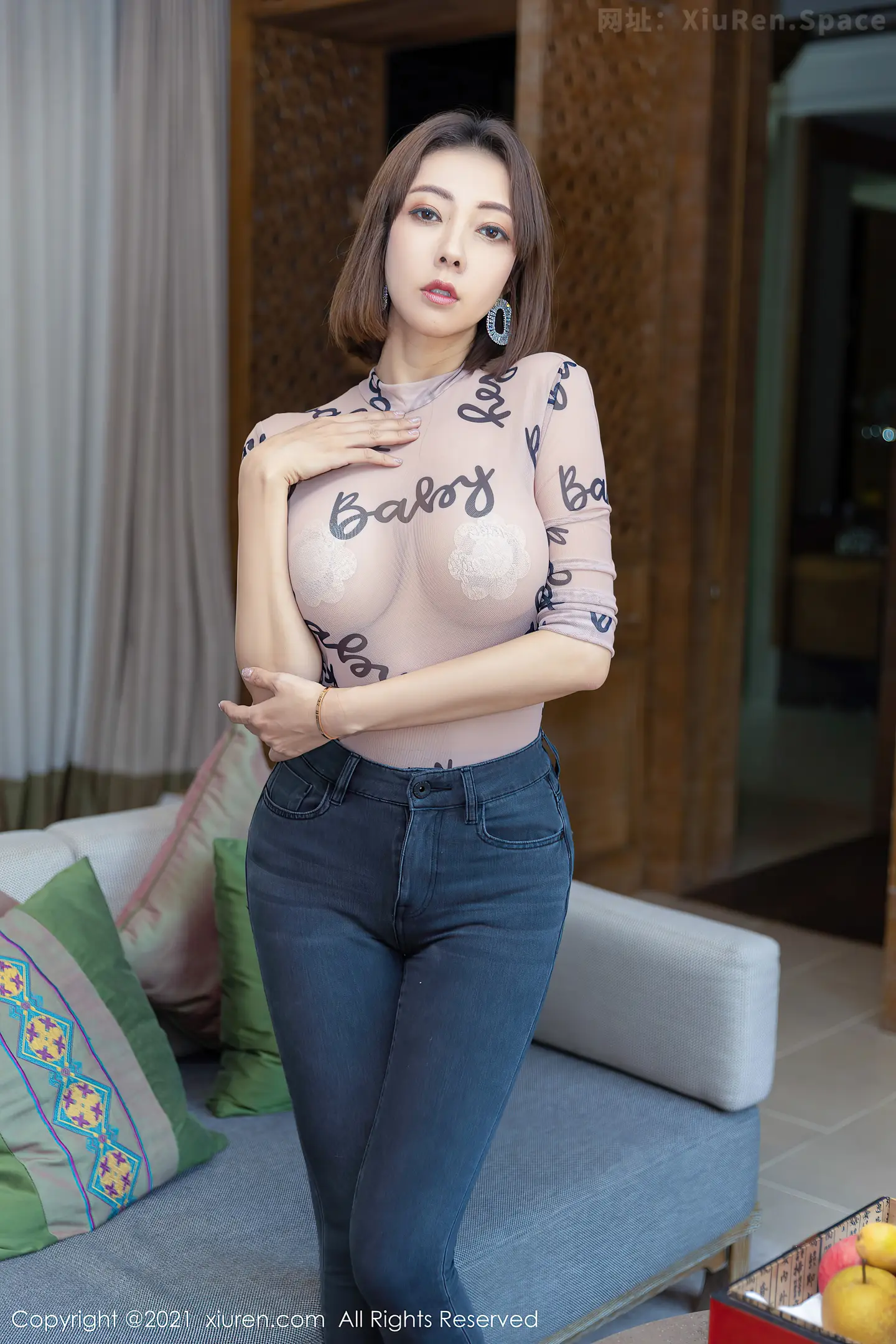 图片[2]-[XiuRen秀人网]VOL.3760 模特果儿Victoria阳朔旅拍私房薄透服饰半撩露傲人豪乳诱惑写真60P-秀人网官方网站
